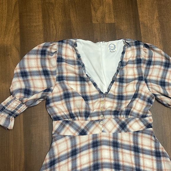 Plaid Puff Sleeve Dress - Picture 2 of 8